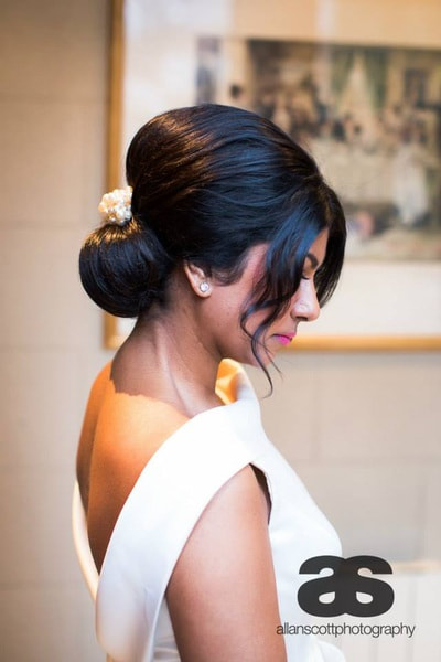 Structure smooth bridal hair up 